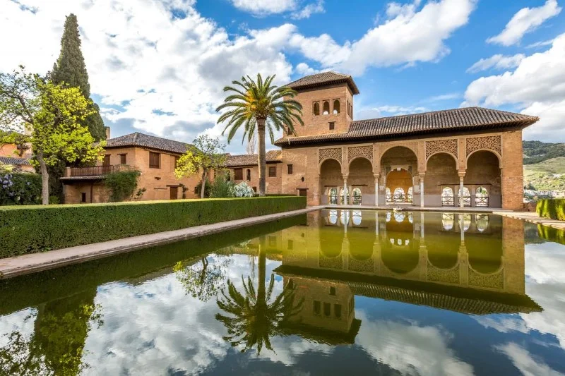 Granada: Alhambra, Pałace Nasrydów i ogrody Generalife — bilety i przewodnik w cenie 3