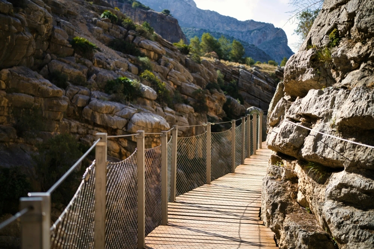 Caminito del Rey: wędrówka z przewodnikiem kładkami 100 m nad wąwozem + wizyta w Ardales 4