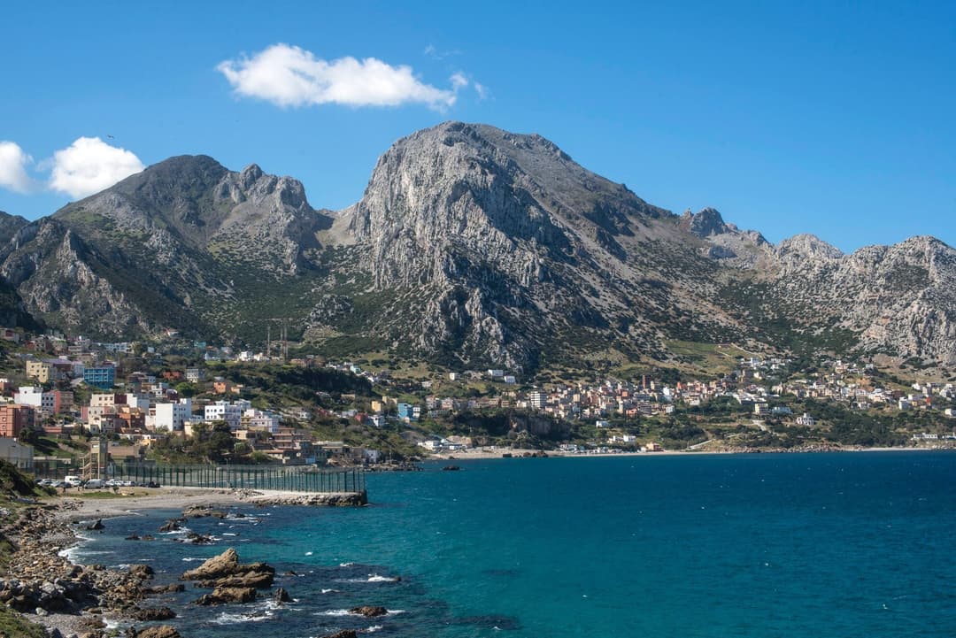 Prom Tarifa–Tanger: jak dostać się z Hiszpanii do Maroka na jeden dzień — porty, paszport, granica, czas, Algeciras i Gibraltar, samemu czy z wycieczką